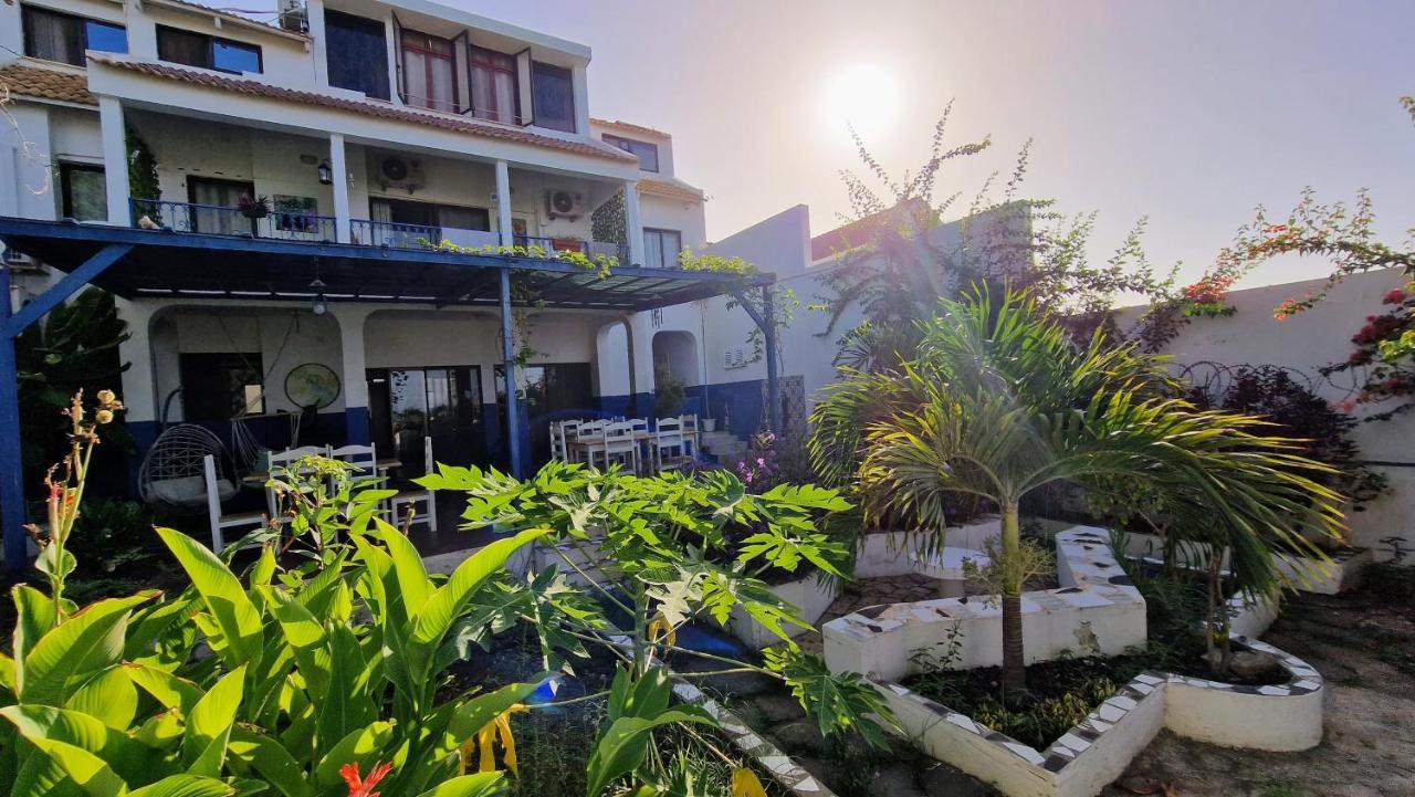 Kelly Guest House Praia Exterior photo
